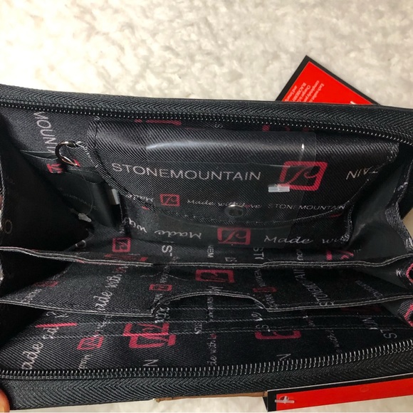 New Stone Mountain Leather Wristlet Wallet W/Rechargeable Phone Battery - Picture 5 of 9